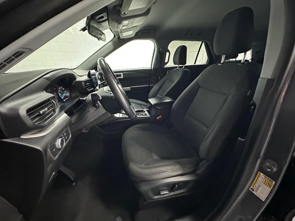 2022 Ford Explorer - $31,995