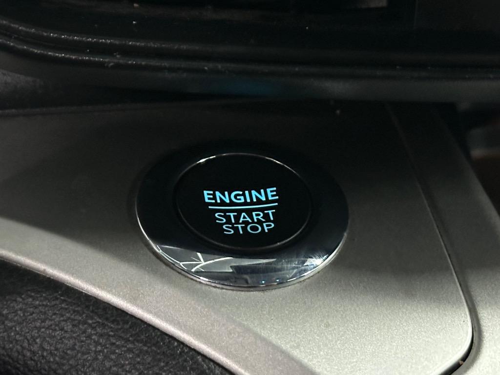 2022 Ford Explorer - $31,995