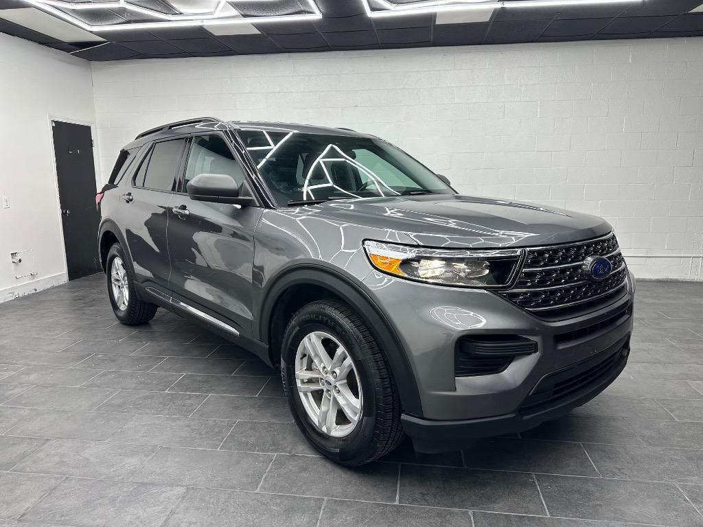 2022 Ford Explorer - $31,995