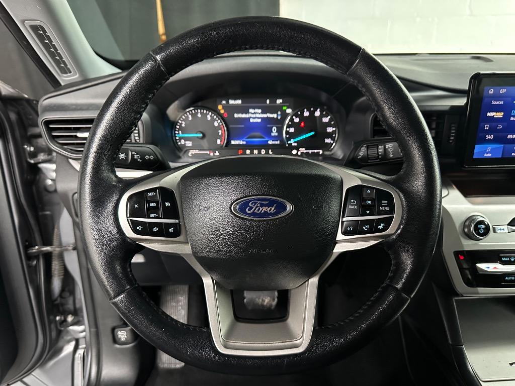 2022 Ford Explorer - $31,995