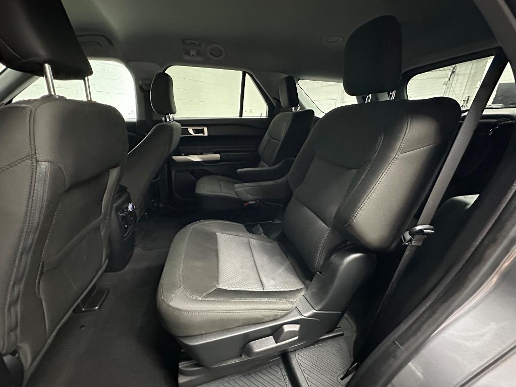 2022 Ford Explorer - $31,995