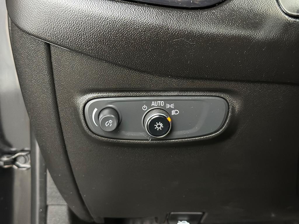 2022 Chevrolet Equinox - $21,495