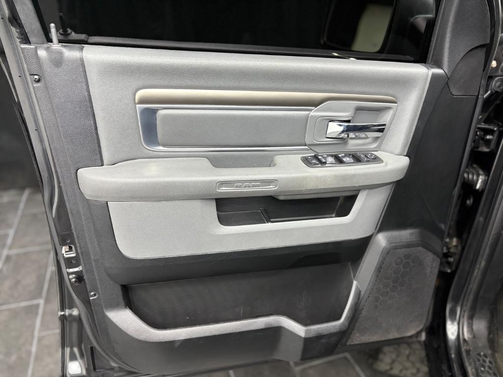 2017 Ram 1500 - $19,995