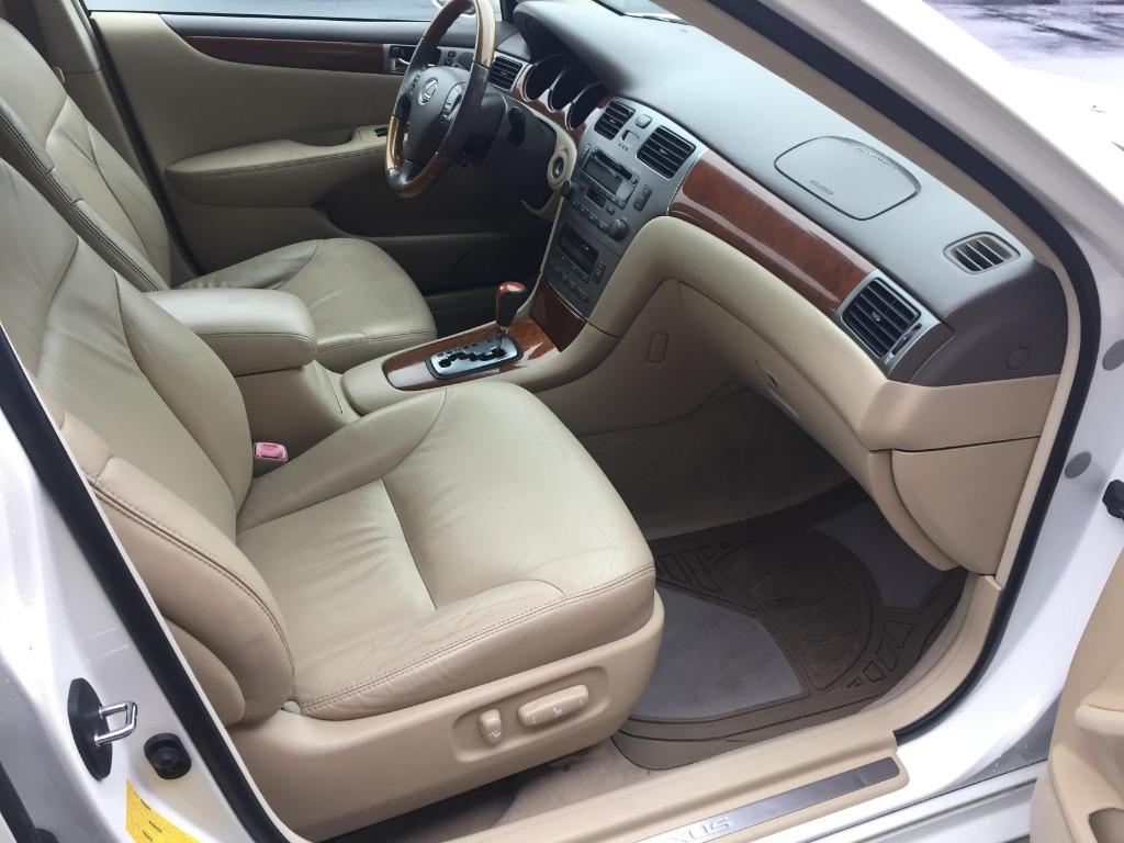 2005 LEXUS ES Sedan - $7,995