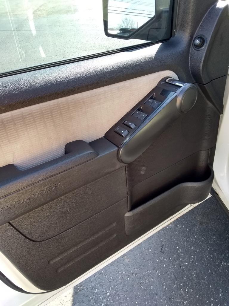 2008 Ford Explorer XLT photo
