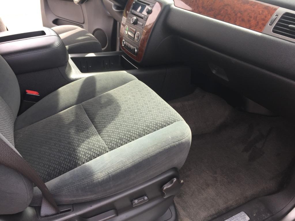2008 Chevrolet Suburban LS 1500 photo