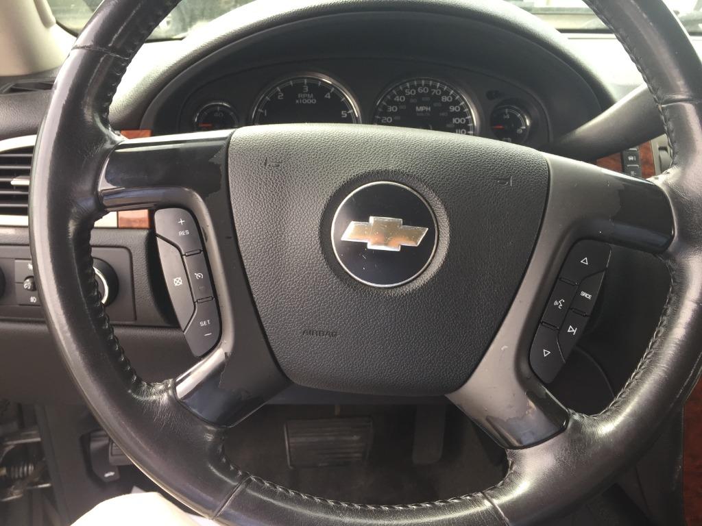 2008 Chevrolet Suburban LS 1500 photo