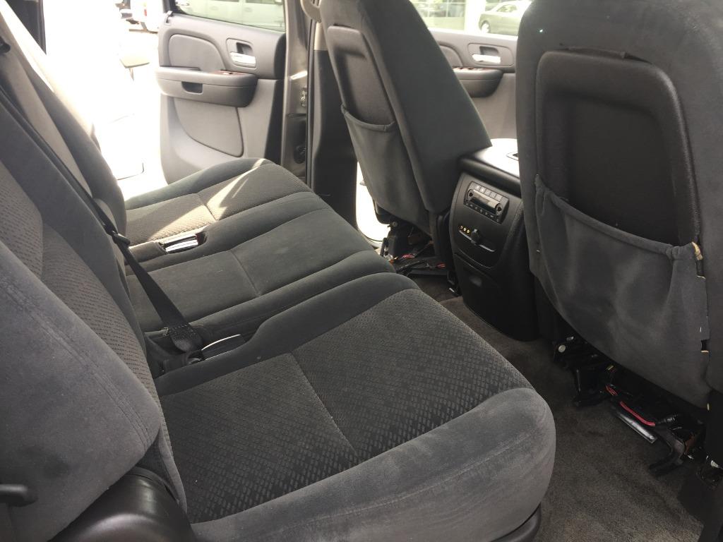 2008 Chevrolet Suburban LS 1500 photo