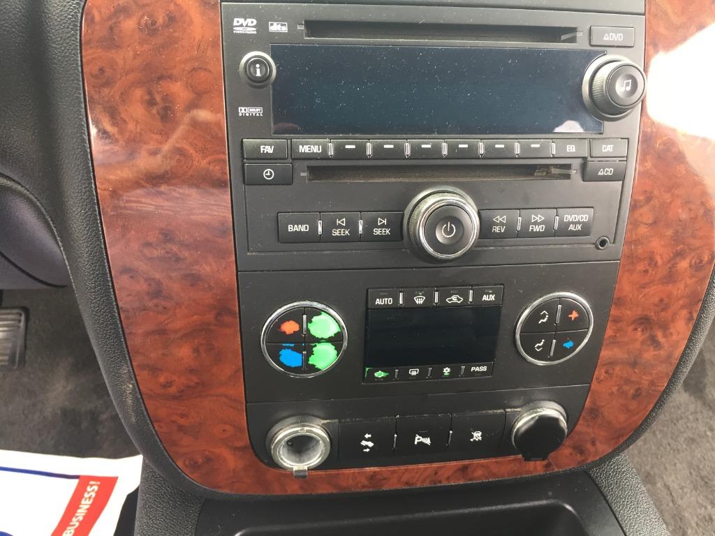 2008 Chevrolet Suburban LS 1500 photo