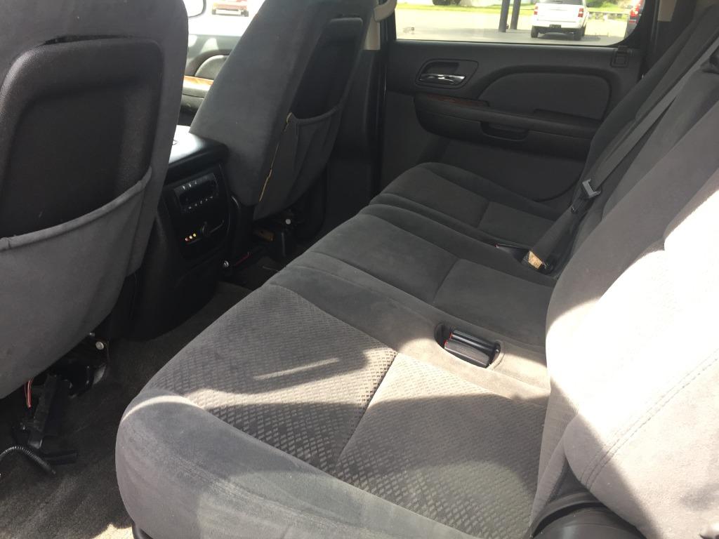 2008 Chevrolet Suburban LS 1500 photo