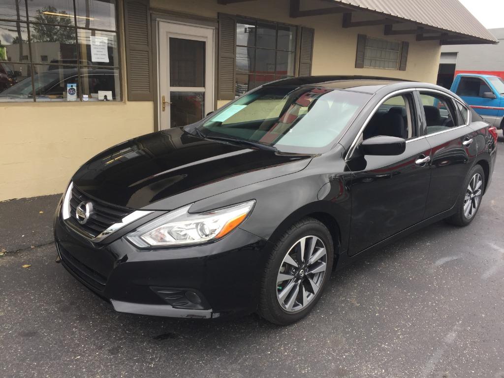2017 Nissan Altima SV photo