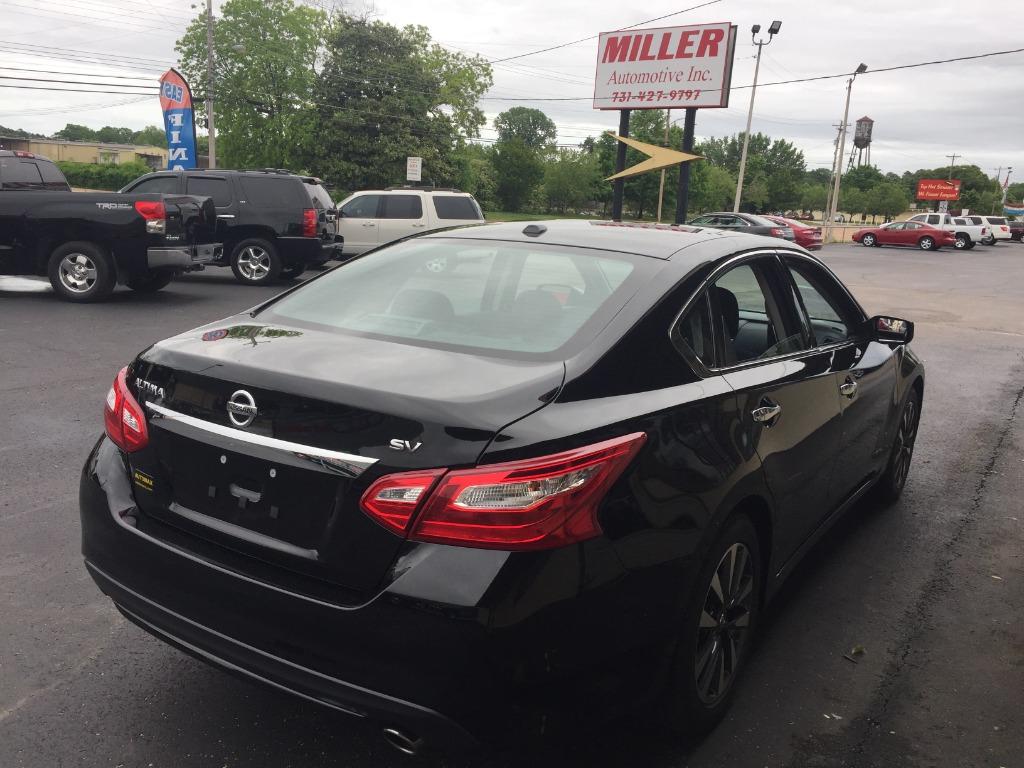 2017 Nissan Altima SV photo