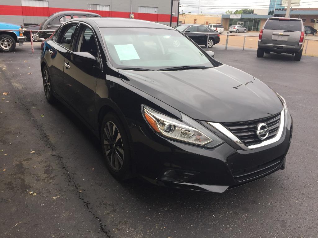 2017 Nissan Altima SV photo