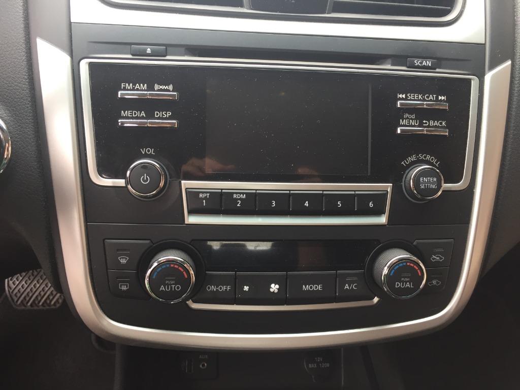 2017 Nissan Altima SV photo