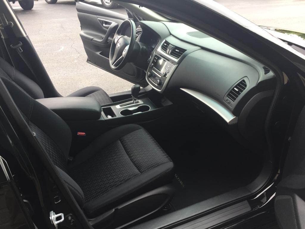 2017 Nissan Altima SV photo