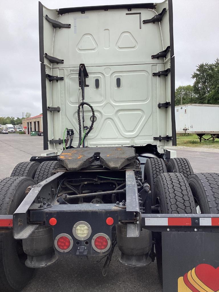 2018 Freightliner Cascadia - $29,000
