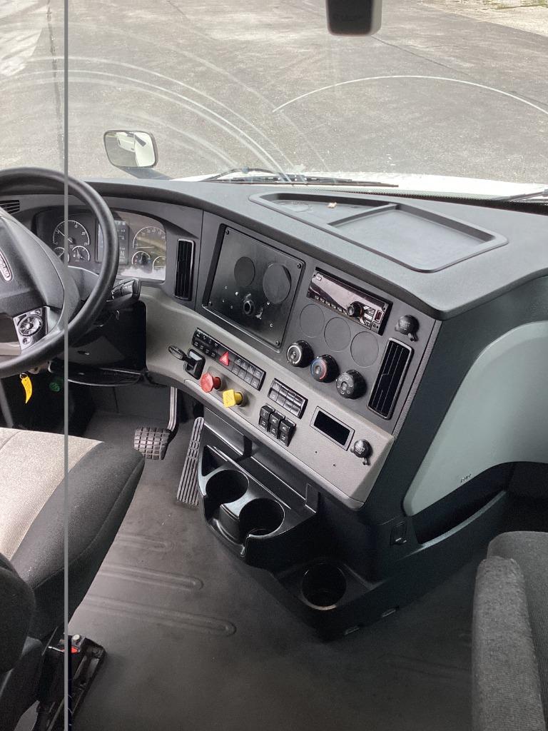 2018 Freightliner Cascadia - $29,000