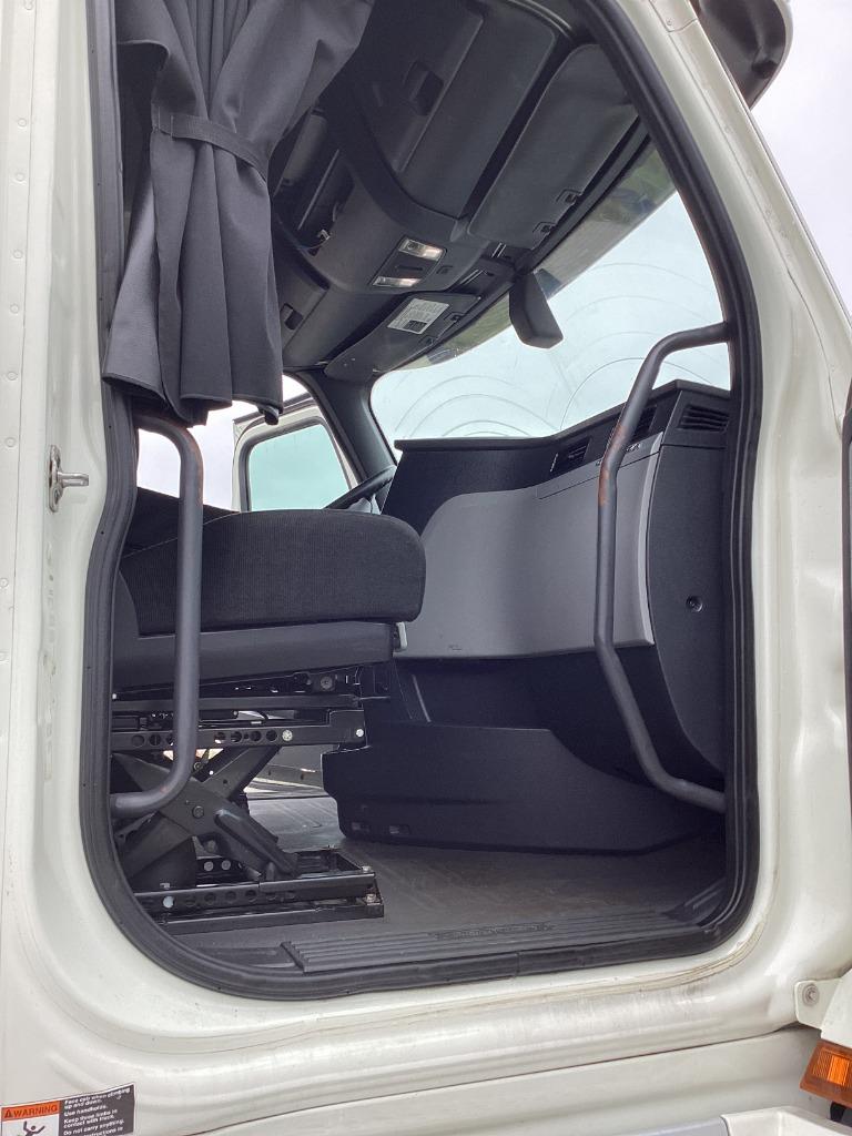 2018 Freightliner Cascadia - $29,000