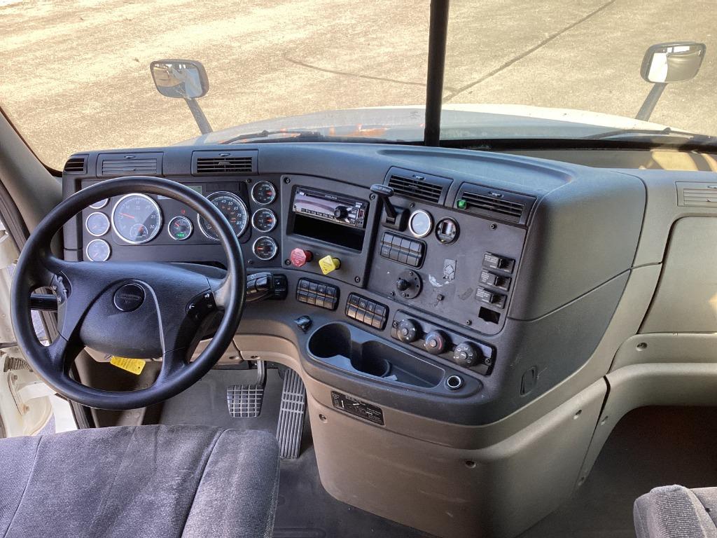 2016 Freightliner Cascadia - $23,000