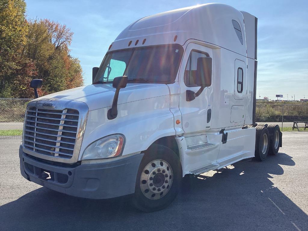 2016 Freightliner Cascadia - $23,000
