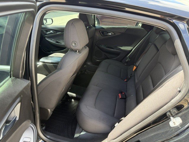 2019 Chevrolet Malibu - $15,400