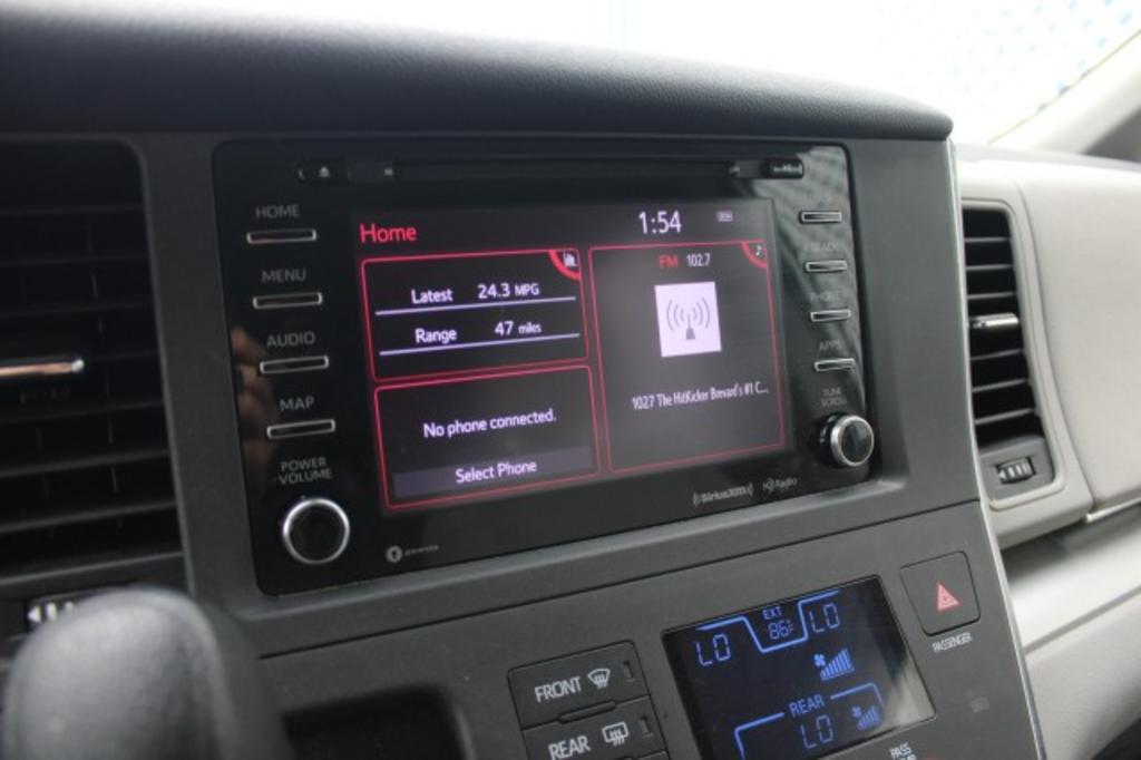 2019 Toyota Sienna - $25,988