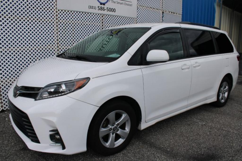 2019 Toyota Sienna - $25,988