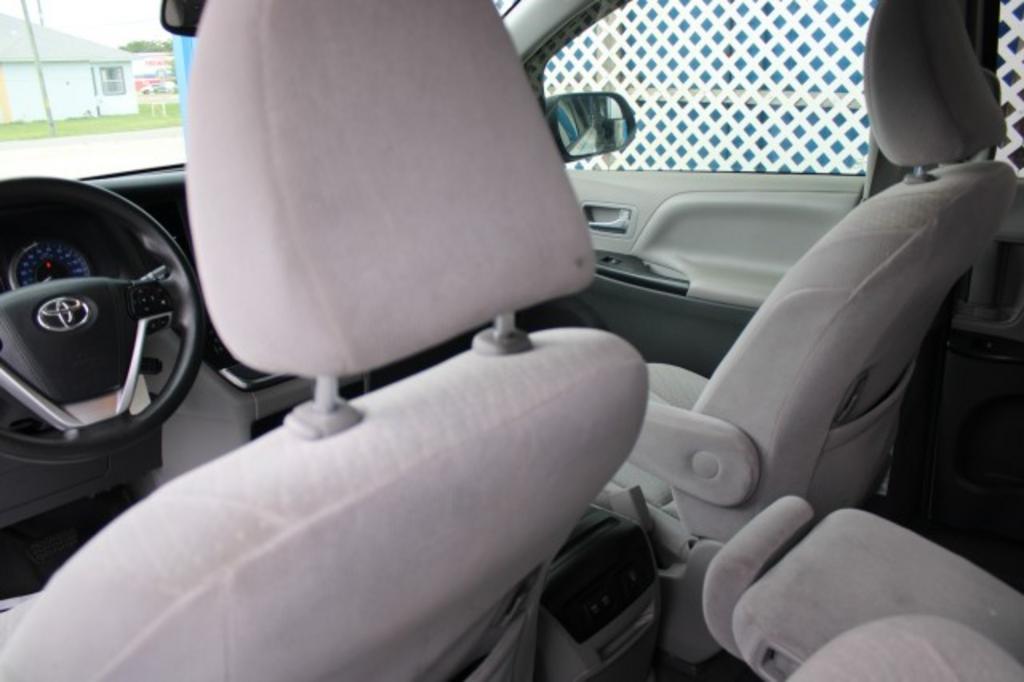 2019 Toyota Sienna - $25,988