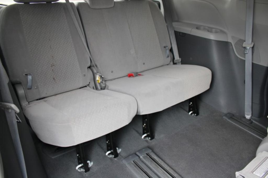 2019 Toyota Sienna - $25,988