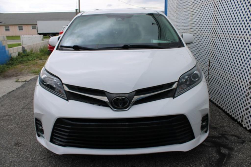 2019 Toyota Sienna - $25,988