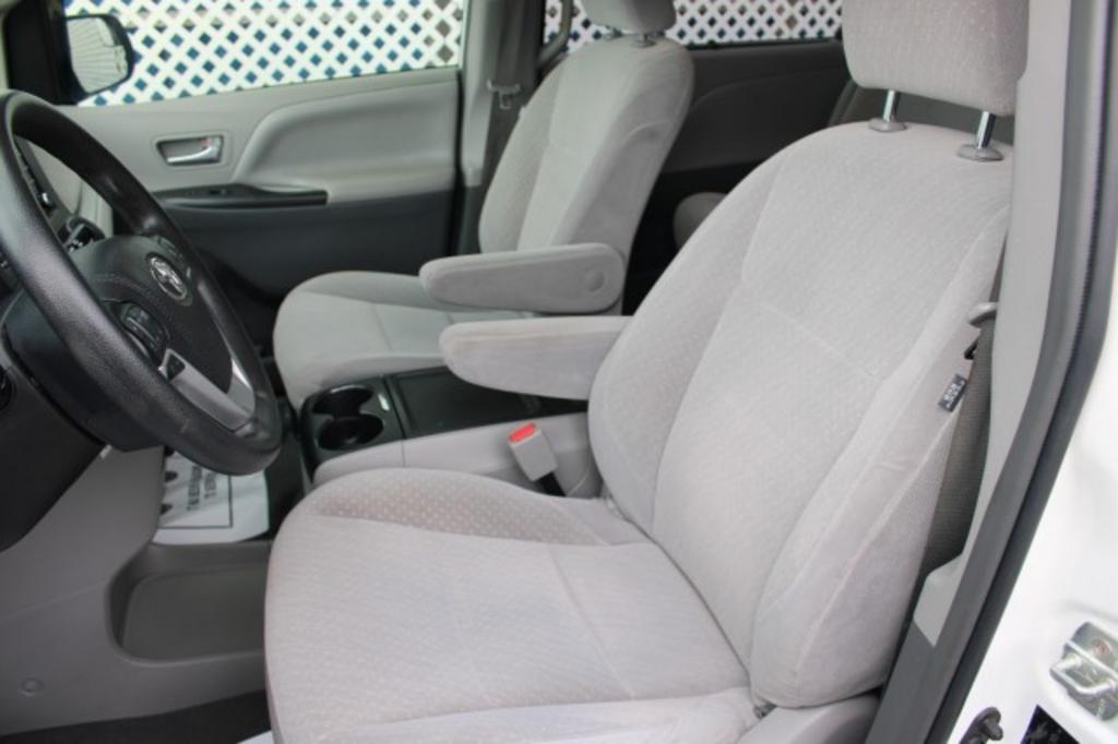 2019 Toyota Sienna - $25,988