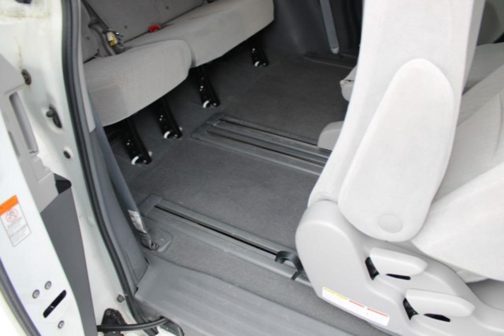 2019 Toyota Sienna - $25,988