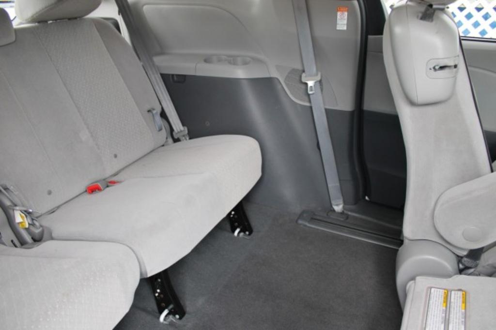 2019 Toyota Sienna - $25,988
