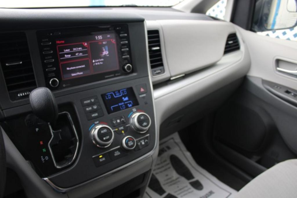 2019 Toyota Sienna - $25,988