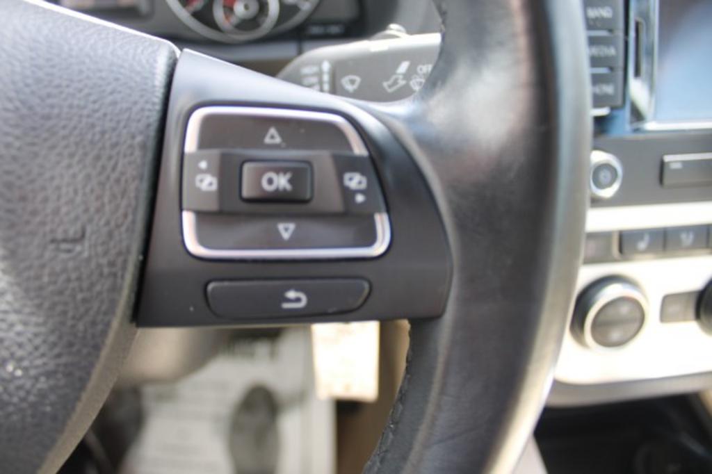 2015 Volkswagen Eos - $16,988