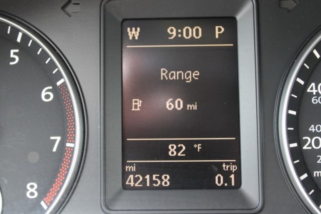 2015 Volkswagen Eos - $16,988