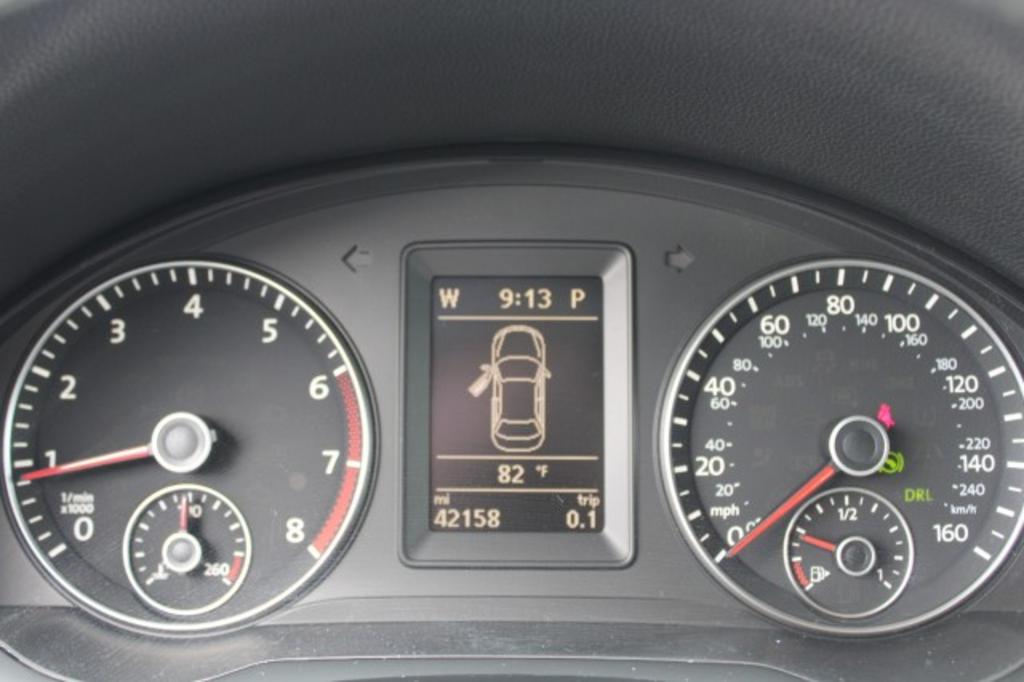 2015 Volkswagen Eos - $16,988