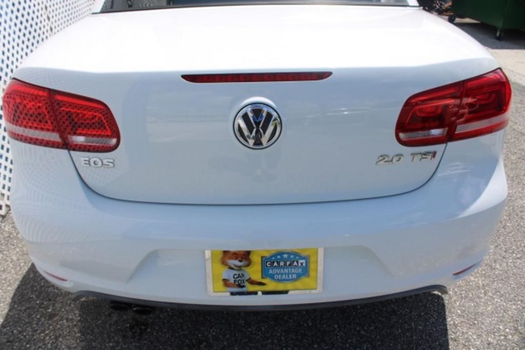 2015 Volkswagen Eos - $16,988