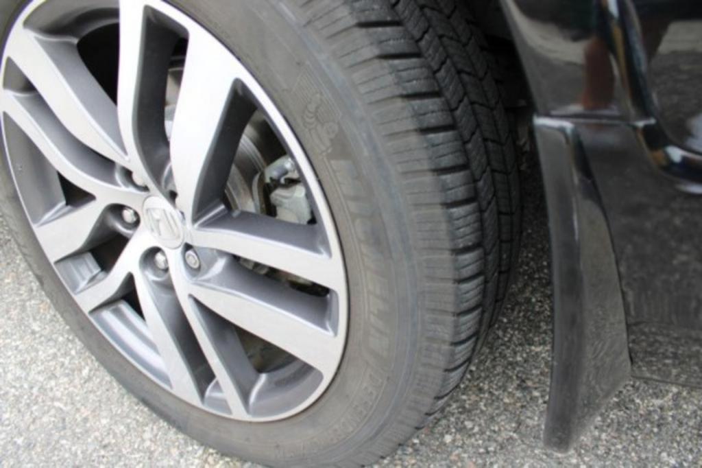2017 Honda Pilot - $24,988