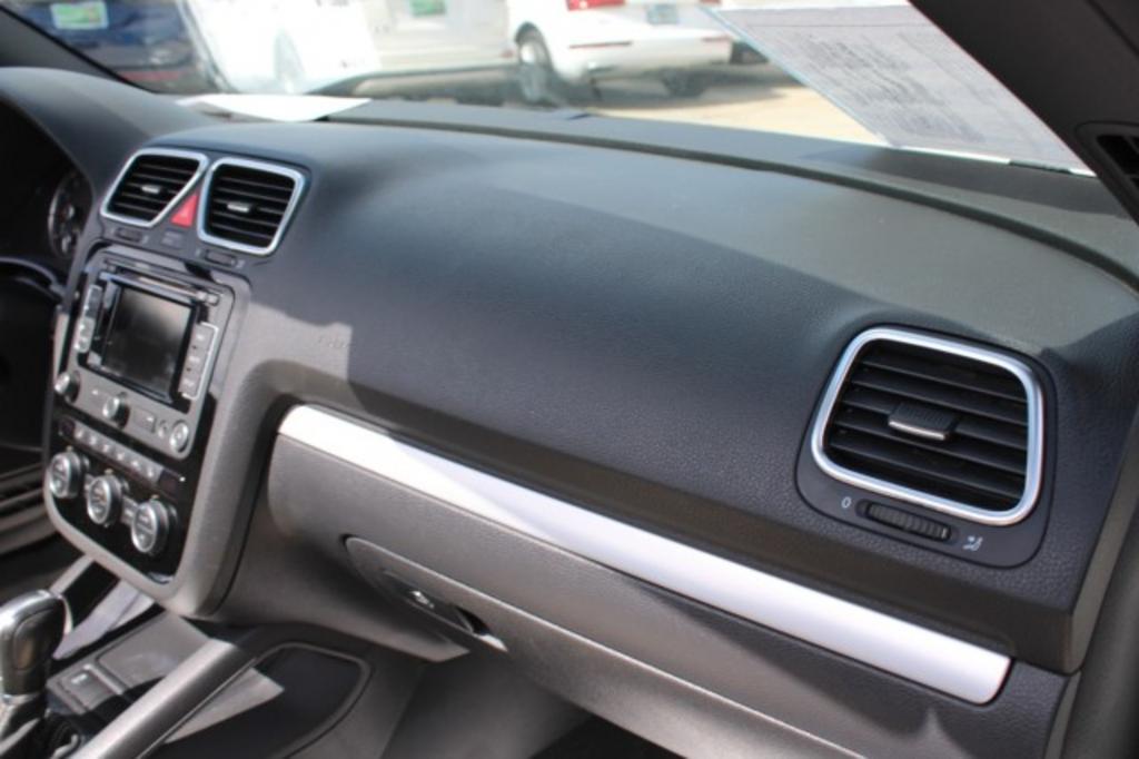 2015 Volkswagen Eos - $16,688