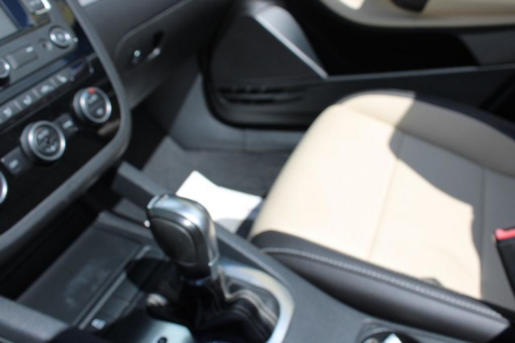 2015 Volkswagen Eos - $16,688