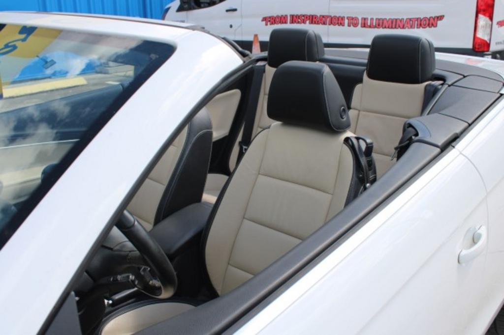 2015 Volkswagen Eos - $16,688