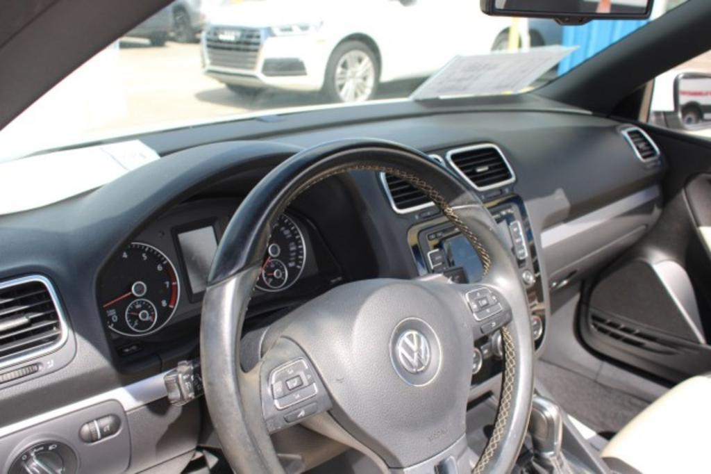 2015 Volkswagen Eos - $16,688