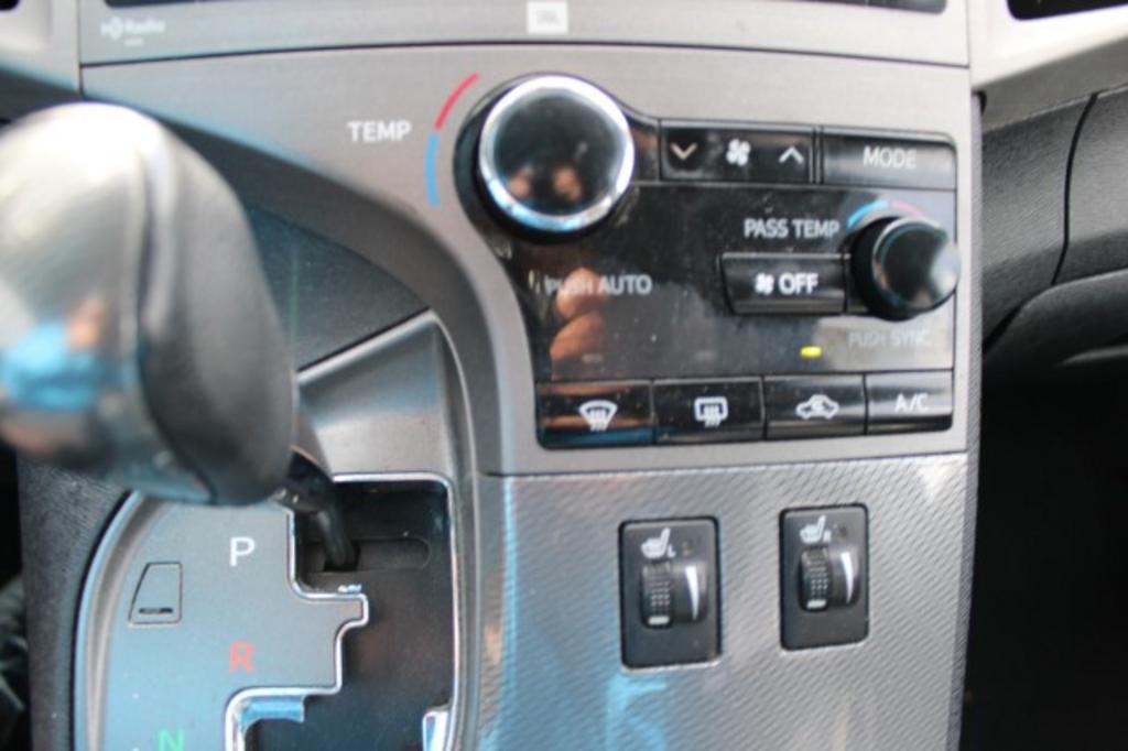 2014 Toyota Venza - $14,988