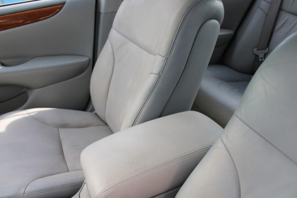 2005 Lexus ES - $7,850