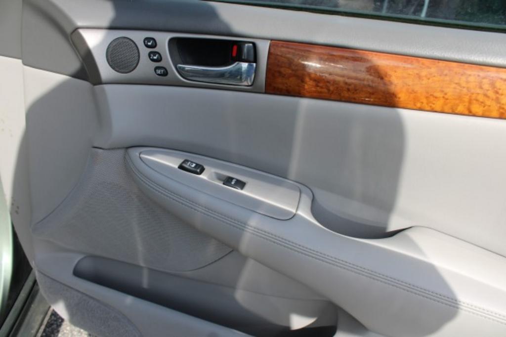 2005 Lexus ES - $7,850