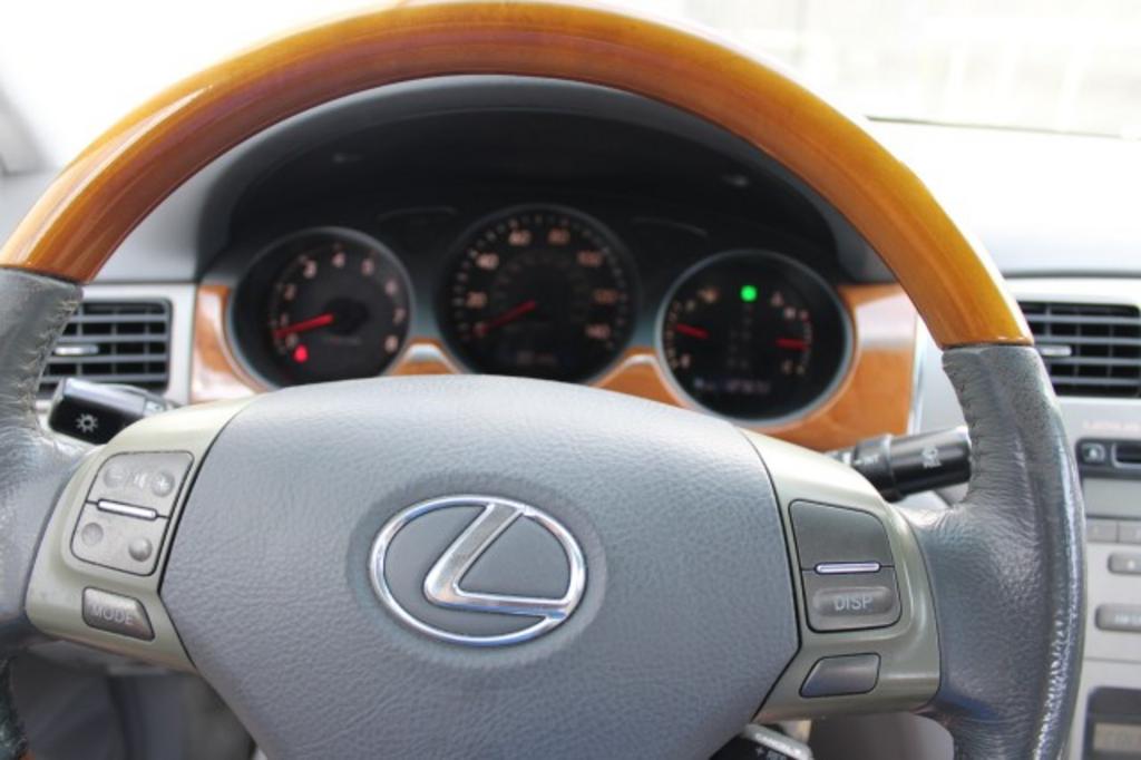 2005 Lexus ES - $7,850