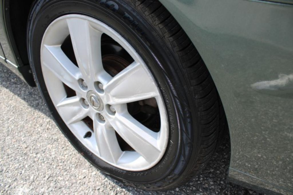 2005 Lexus ES - $7,850