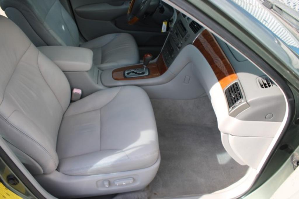 2005 Lexus ES - $7,850