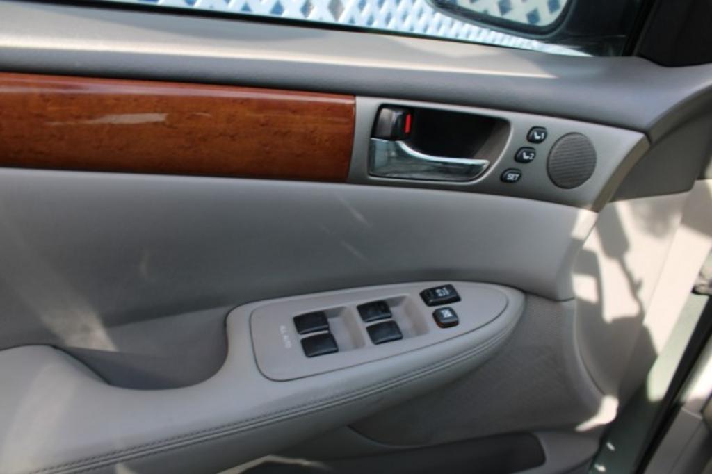 2005 Lexus ES - $7,850
